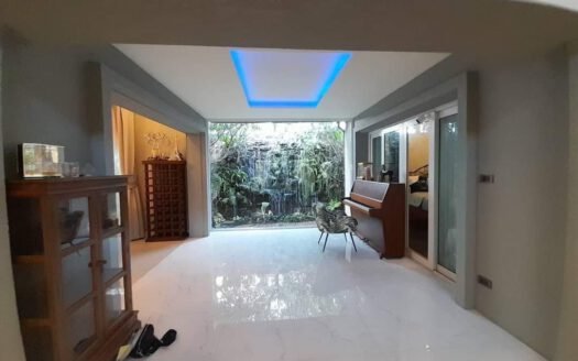 Silk Road Pool Villa