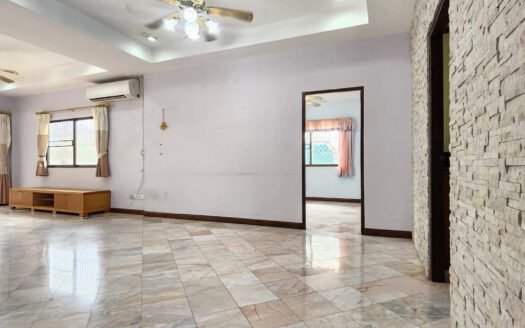 Rawiporn Palace pool villa for sale